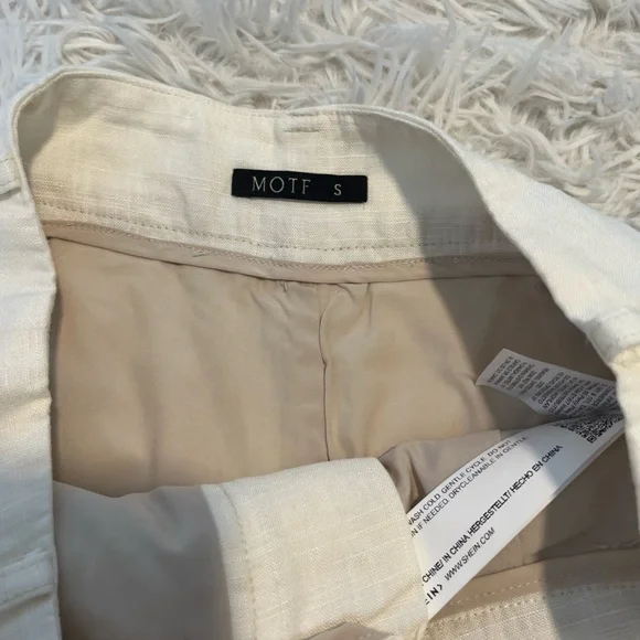 NWT Shein Motf white embroidered shorts size small - Picture 3 of 4